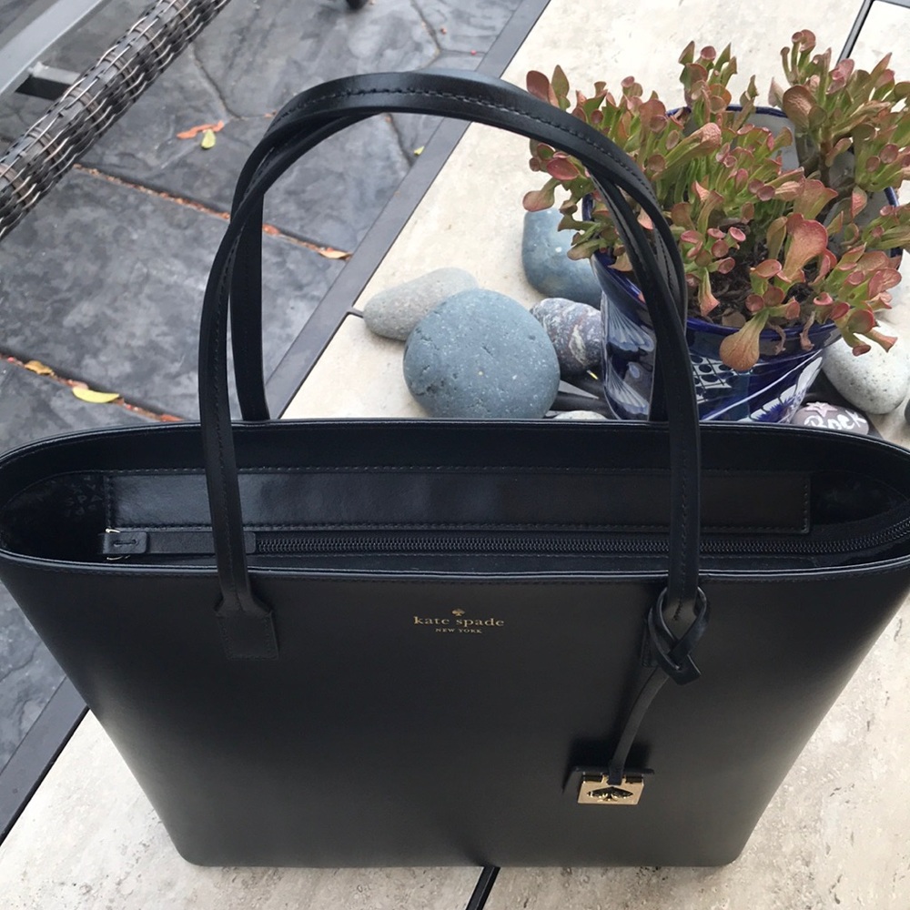 Kate Spade Shoulder Tote ♥️♠️♥️♠️ - Picture 5 of 8